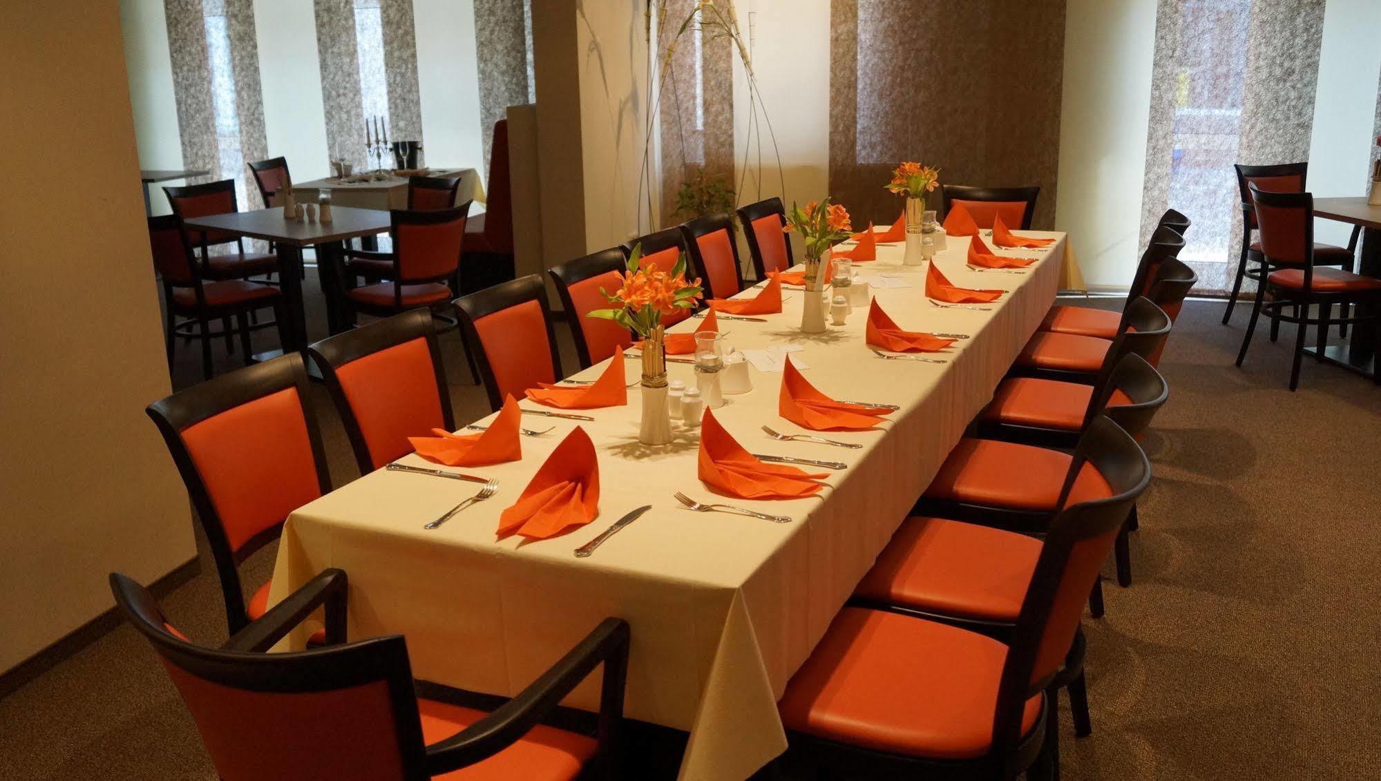 Hotel Goldener Loewe Waldheim Екстер'єр фото